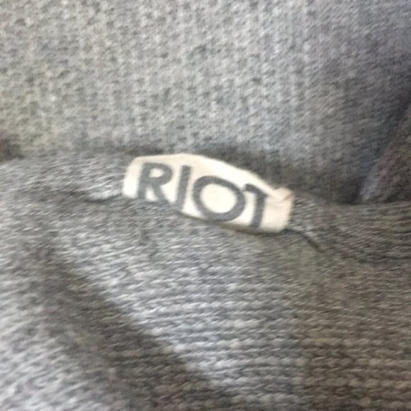 Sub-urban Riot Sweater - Picture 3 of 6